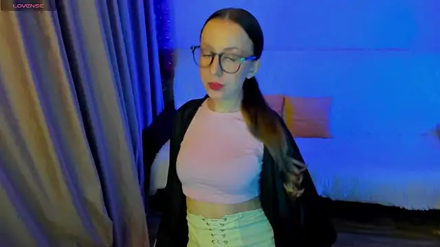 CurlySteph online show from October 11, 2025, 4:41 pm