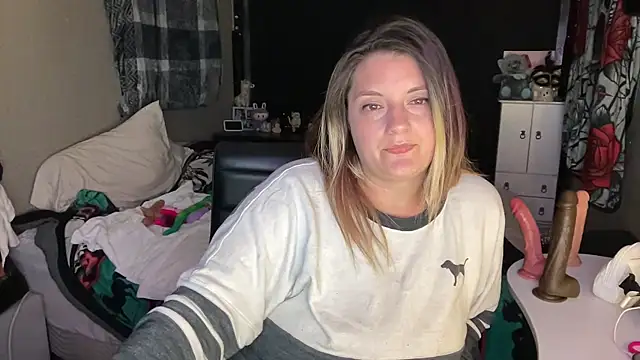 Snapshot of magicsparkles chatting on December 20, 2025, 6:49 am magicsparkles online show from December 20, 2025, 6:49 am