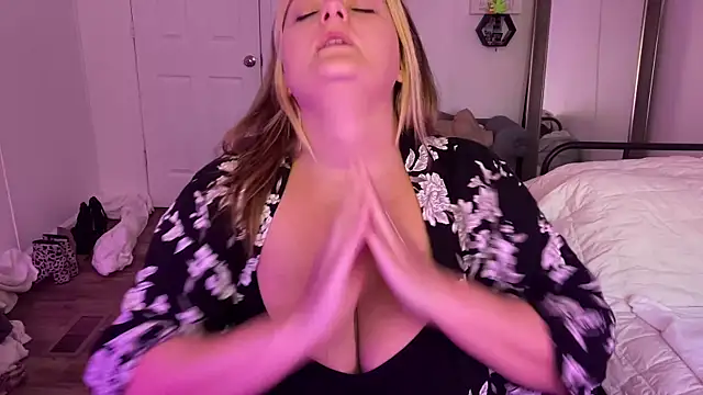 Snapshot of magicsparkles chatting on March 6, 2025, 10:36 pm magicsparkles online show from March 6, 2025, 10:36 pm