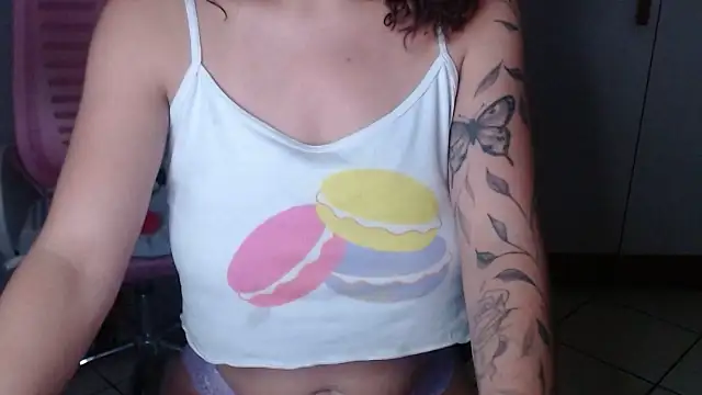 Snapshot of bustycarly chatting on December 15, 2025, 10:59 pm bustycarly online show from December 15, 2025, 10:59 pm