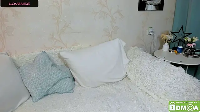 EmmaAmazingEyes online show from October 21, 2025, 4:06 pm