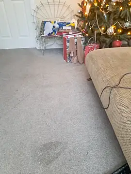 Snapshot of Emily_English57 chatting on December 21, 2025, 10:28 am Emily English57 online show from December 21, 2025, 10:28 am