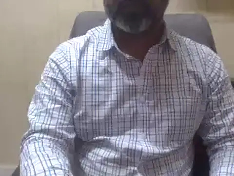 Snapshot of hairymaster95 chatting on February 21, 2025, 9:45 am hairymaster95 online show from February 21, 2025, 9:45 am