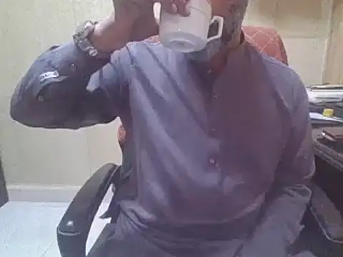 hairymaster95 online show from April 6, 2026, 4:08 am