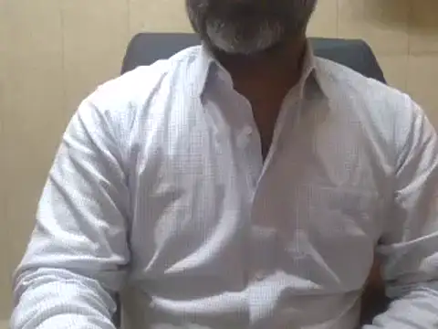 Snapshot of hairymaster95 chatting on February 13, 2025, 4:11 am hairymaster95 online show from February 13, 2025, 4:11 am