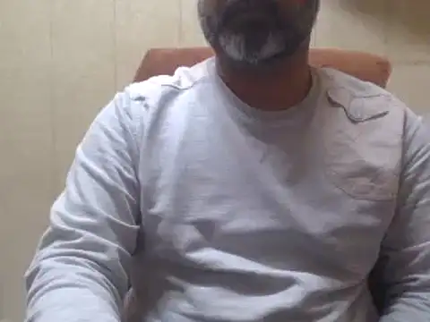 Snapshot of hairymaster95 chatting on February 2, 2025, 5:32 am hairymaster95 online show from February 2, 2025, 5:32 am
