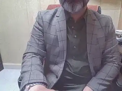 hairymaster95 online show from November 28, 2025, 4:01 am