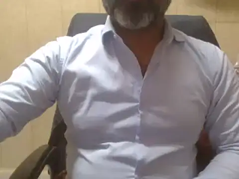 Snapshot of hairymaster95 chatting on February 12, 2025, 7:13 am hairymaster95 online show from February 12, 2025, 7:13 am