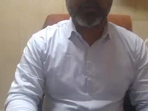 Snapshot of hairymaster95 chatting on February 4, 2025, 4:05 am hairymaster95 online show from February 4, 2025, 4:05 am