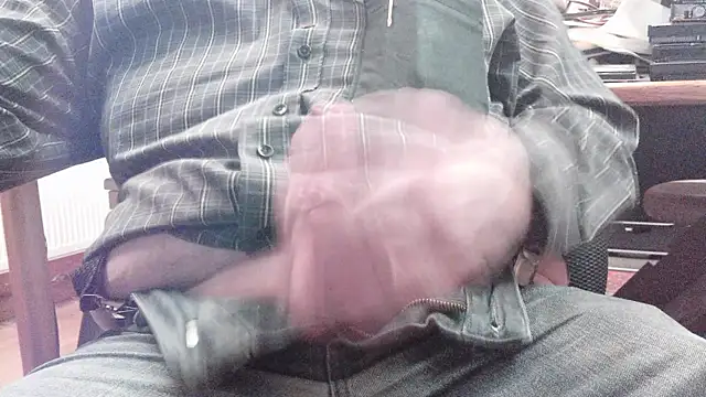 Snapshot of HaraldGermany chatting on October 4, 2025, 5:14 pm HaraldGermany online show from October 4, 2025, 5:14 pm