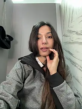 Snapshot of _MiaQueen_ chatting on April 30, 2026, 10:25 pm MiaQueen online show from April 30, 2026, 10:25 pm