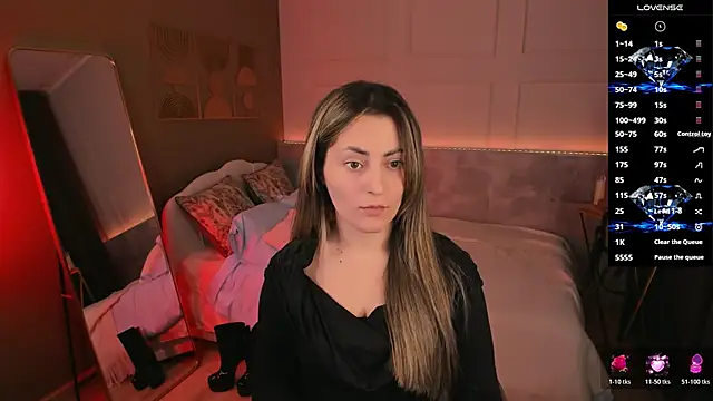 KylieMellow online show from April 7, 2026, 1:46 pm