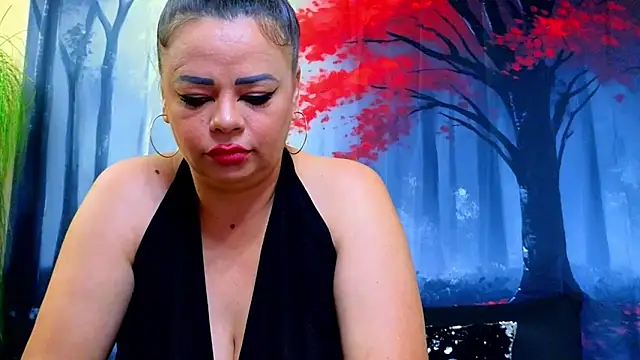 Snapshot of ElizabethEven chatting on October 15, 2025, 8:39 pm ElizabethEven online show from October 15, 2025, 8:39 pm