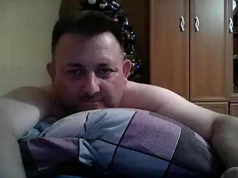 Snapshot of Novy73 chatting on December 21, 2025, 10:54 pm Novy73 online show from December 21, 2025, 10:54 pm