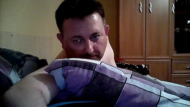 Snapshot of Novy73 chatting on May 20, 2026, 10:18 pm Novy73 online show from May 20, 2026, 10:18 pm