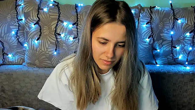 MaggieCake online show from November 10, 2025, 5:23 am