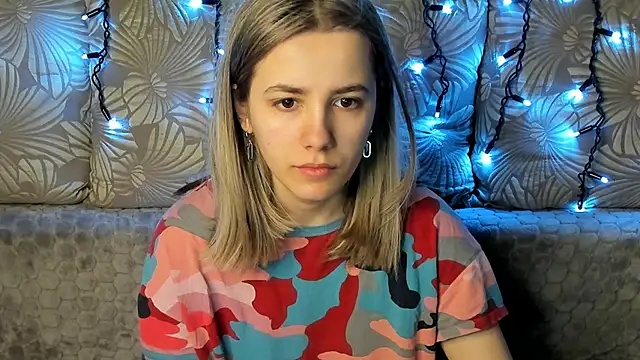 MaggieCake online show from March 11, 2025, 7:46 am