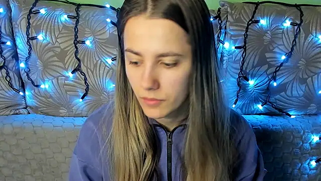 MaggieCake online show from February 9, 2026, 5:49 am