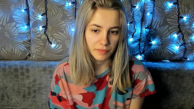 MaggieCake online show from March 7, 2025, 4:24 am