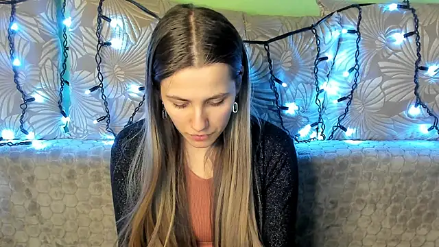 MaggieCake online show from February 14, 2025, 4:37 am