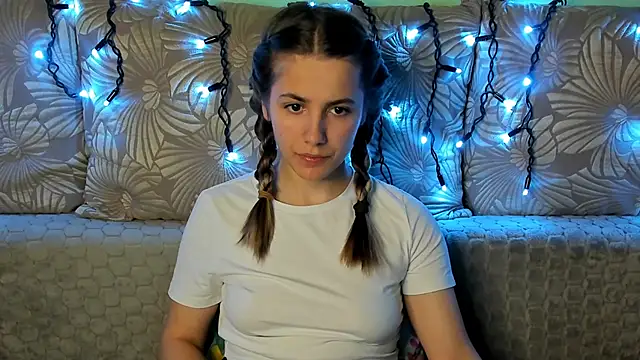 MaggieCake online show from December 5, 2025, 12:32 am