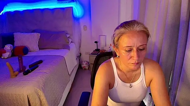 Naty Stone online show from May 19, 2026, 10:06 pm