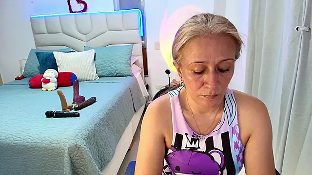 Naty Stone online show from July 15, 2026, 8:05 pm