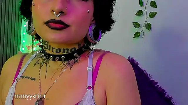 Rainnbow  online show from April 21, 2026, 8:21 am