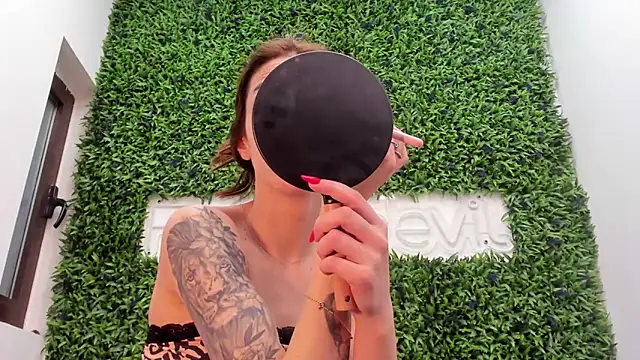 realhotfallingdevil online show from April 7, 2026, 4:03 am