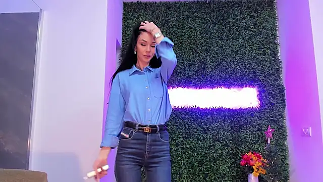 realhotfallingdevil online show from December 4, 2025, 5:28 am