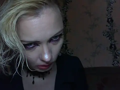 WildMissNiks online show from May 27, 2026, 8:22 am