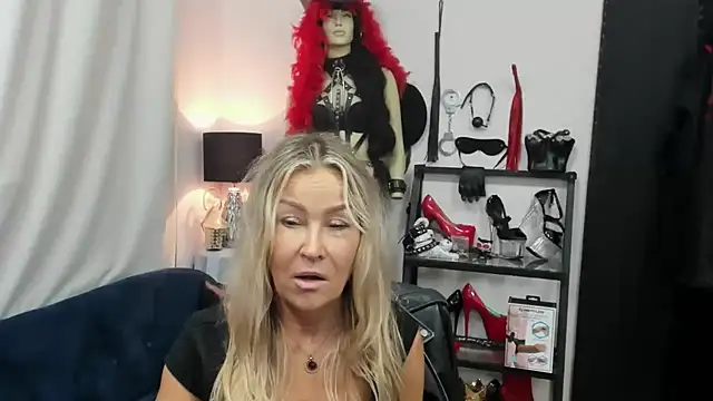 crystaLUX online show from September 18, 2025, 4:15 am