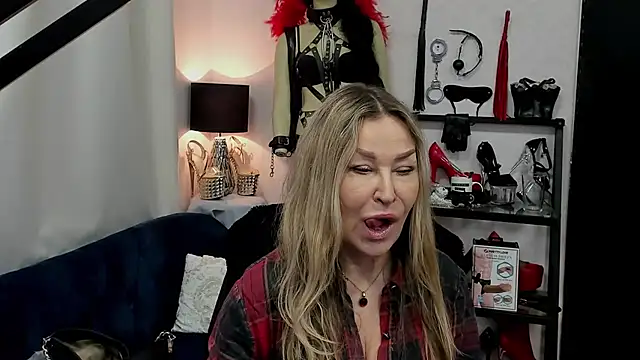 crystaLUX online show from March 10, 2025, 6:49 am