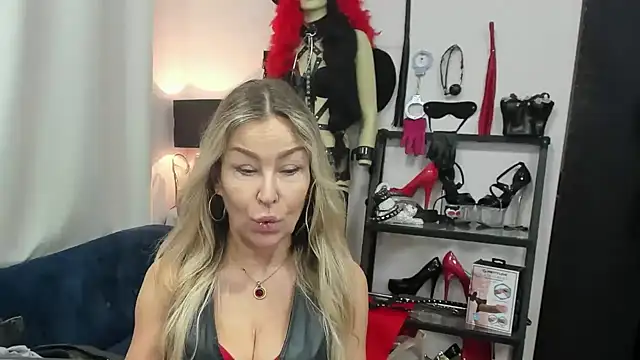 crystaLUX online show from January 7, 2026, 5:23 am