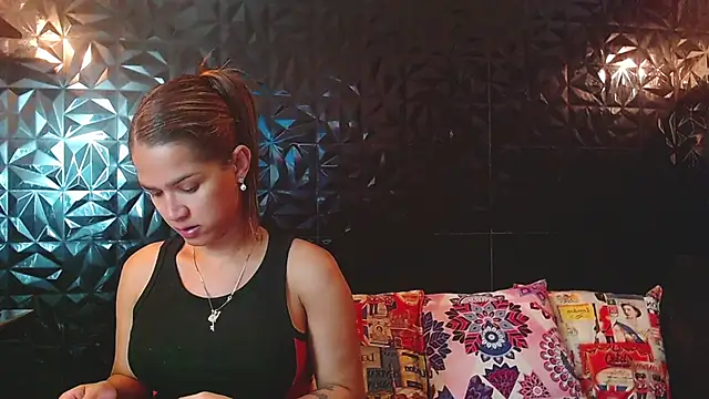 PINK  LOLA1 online show from March 31, 2026, 5:15 pm