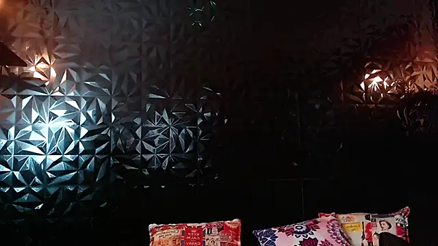 Snapshot of PINK__LOLA1 chatting on November 30, 2025, 1:23 pm PINK LOLA1 online show from November 30, 2025, 1:23 pm