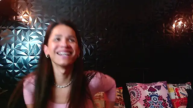 Snapshot of PINK__LOLA1 chatting on November 5, 2025, 10:46 pm PINK LOLA1 online show from November 5, 2025, 10:46 pm