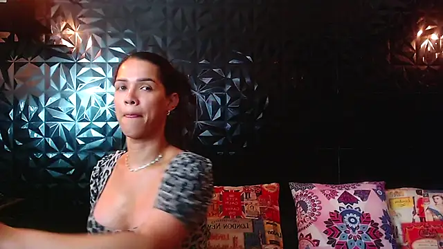 Snapshot of PINK__LOLA1 chatting on October 25, 2025, 9:15 pm PINK LOLA1 online show from October 25, 2025, 9:15 pm