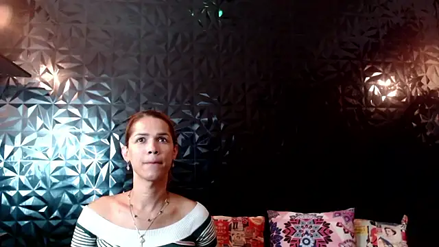 Snapshot of PINK__LOLA1 chatting on March 3, 2026, 9:33 pm PINK LOLA1 online show from March 3, 2026, 9:33 pm