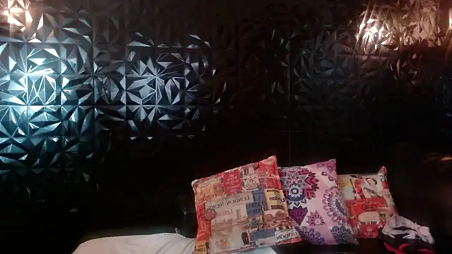 PINK  LOLA1 online show from April 8, 2026, 11:39 pm