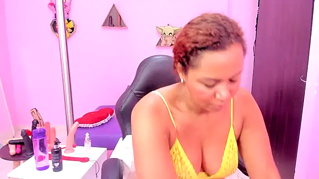 Snapshot of MATURE_WHOR33 chatting on March 1, 2025, 11:50 am MATURE WHOR33 online show from March 1, 2025, 11:50 am