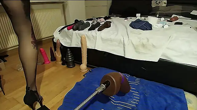 dirty anal lisa online show from November 10, 2025, 6:24 pm