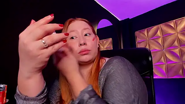 Snapshot of hannamartinn chatting on September 17, 2025, 3:03 pm hannamartinn online show from September 17, 2025, 3:03 pm