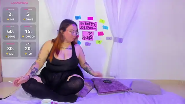 MiaYMolly online show from March 8, 2026, 4:05 am