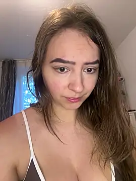 eleonoree online show from April 26, 2026, 6:05 pm