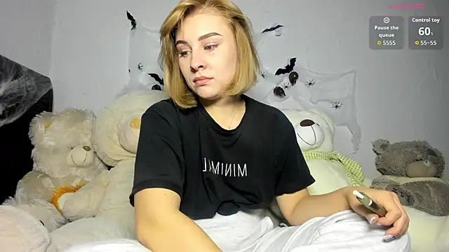 KindKristy online show from October 28, 2025, 5:18 am