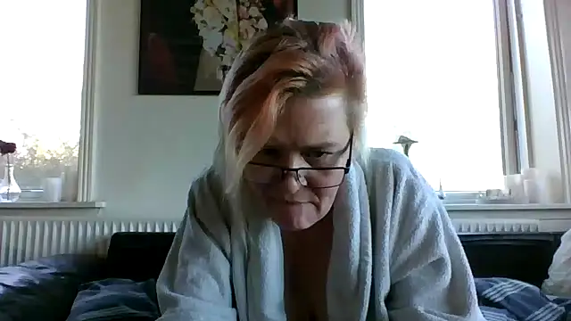 Snapshot of kathrin193 chatting on February 6, 2025, 11:31 am kathrin193 online show from February 6, 2025, 11:31 am