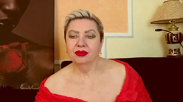 Snapshot of LadyPosh chatting on June 3, 2026, 5:50 pm LadyPosh online show from June 3, 2026, 5:50 pm