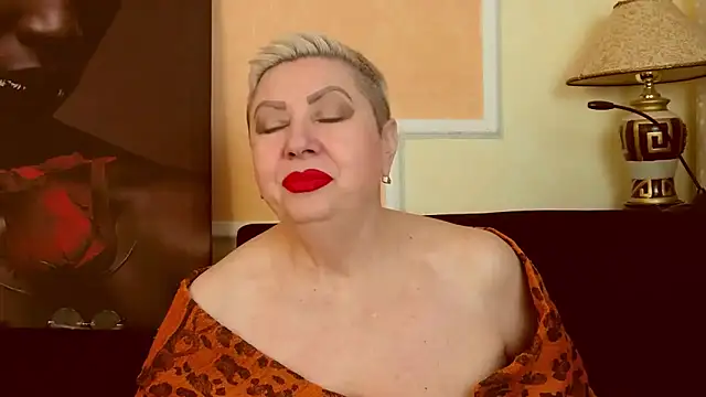 Snapshot of LadyPosh chatting on May 6, 2026, 7:07 pm LadyPosh online show from May 6, 2026, 7:07 pm