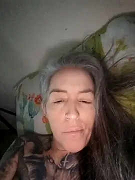 vamporasuccubus19777 online show from March 18, 2026, 2:15 am